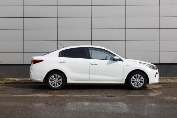 Kia Rio IV с пробегом 2018 года, цена 1 345 000 рублей, 132663 км, седан, Автокод Объявления