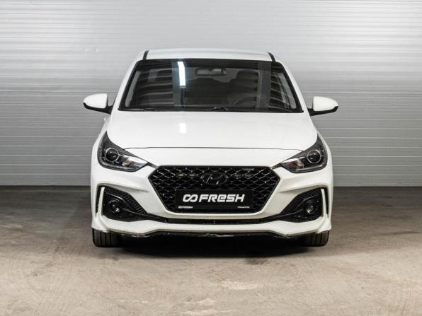 Hyundai Solaris II с пробегом 2017 года, цена 1 319 000 рублей, 191185 км, седан, Автокод Объявления