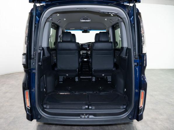 Honda Stepwgn V Рестайлинг с пробегом 2019 года, цена 2 270 000 рублей, 68600 км, минивэн, Автокод Объявления