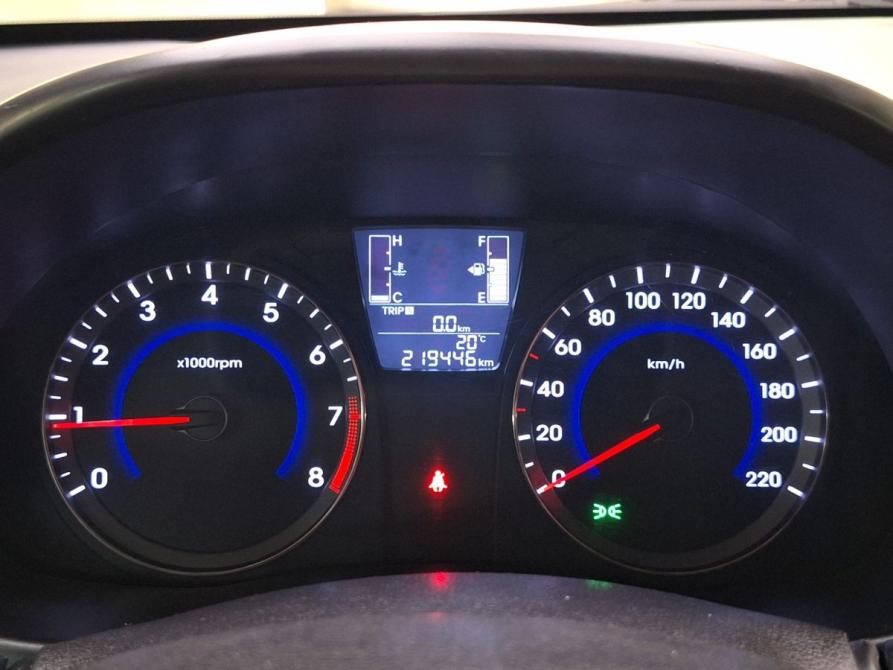 Hyundai Solaris I Челябинск  - изображение 12