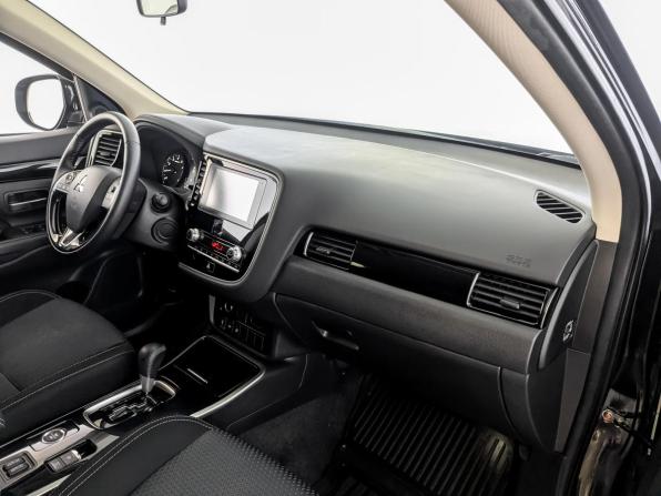 Mitsubishi Outlander III Рестайлинг 3 с пробегом 2021 года, цена 2 650 000 рублей, 61479 км, внедорожник, Автокод Объявления