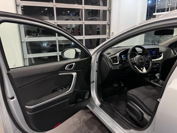 Kia Ceed III Рестайлинг с пробегом 2022 года, цена 2 383 000 рублей, 77739 км, универсал, Автокод Объявления