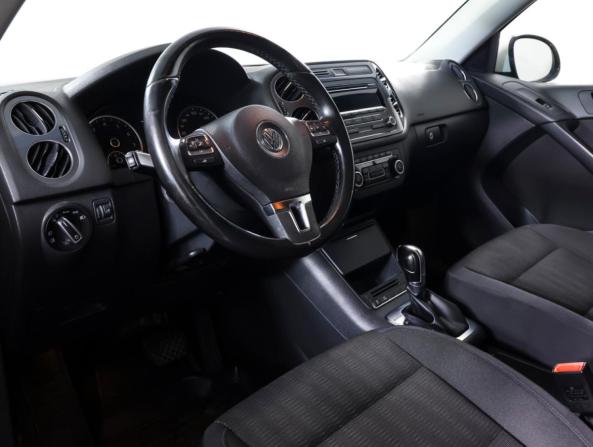 Volkswagen Tiguan I Рестайлинг с пробегом 2012 года, цена 930 000 рублей, 185501 км, внедорожник, Автокод Объявления
