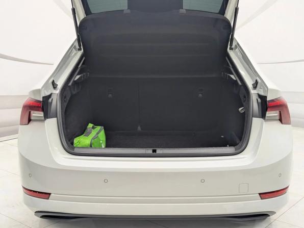 Skoda Octavia IV (A8) с пробегом 2021 года, цена 2 249 000 рублей, 98121 км, лифтбек, Автокод Объявления