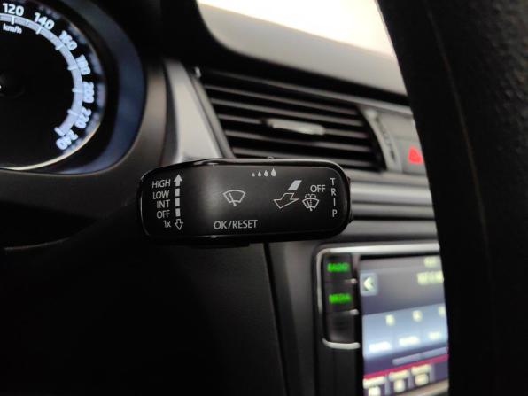 Skoda Rapid I Рестайлинг с пробегом 2018 года, цена 999 000 рублей, 123406 км, лифтбек, Автокод Объявления
