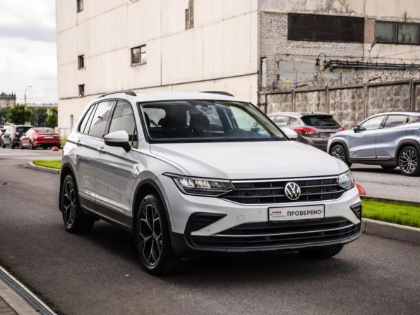 Volkswagen Tiguan II Рестайлинг с пробегом 2021 года, цена 2 614 000 рублей, 33911 км, внедорожник, Автокод Объявления