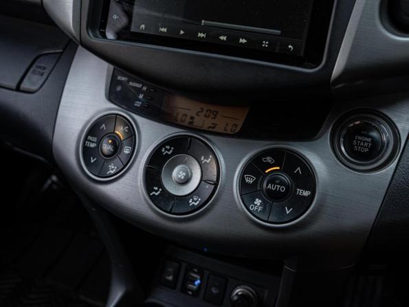 Toyota RAV4 II (XA20) Рестайлинг с пробегом 2006 года, цена 910 000 рублей, 303055 км, внедорожник, Автокод Объявления