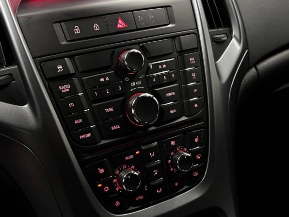 Opel Astra J Рестайлинг с пробегом 2013 года, цена 777 000 рублей, 116617 км, хэтчбек, Автокод Объявления