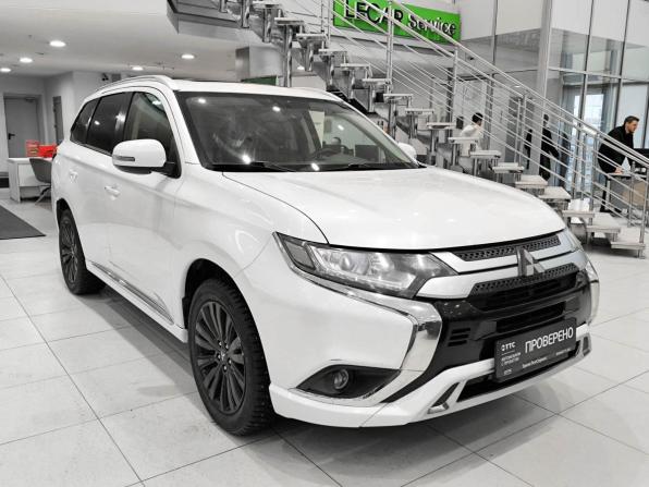 Mitsubishi Outlander III Рестайлинг 3 с пробегом 2022 года, цена 2 690 000 рублей, 76000 км, внедорожник, Автокод Объявления