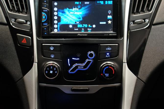 Hyundai Sonata VI (YF) с пробегом 2010 года, цена 1 085 000 рублей, 261254 км, седан, Автокод Объявления