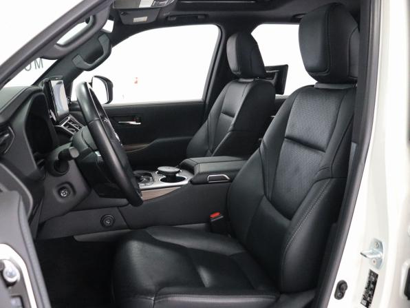 Toyota Land Cruiser 300 Series с пробегом 2022 года, цена 12 490 000 рублей, 19200 км, внедорожник, Автокод Объявления