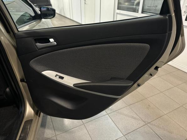 Hyundai Solaris I с пробегом 2013 года, цена 740 000 рублей, 175900 км, хэтчбек, Автокод Объявления