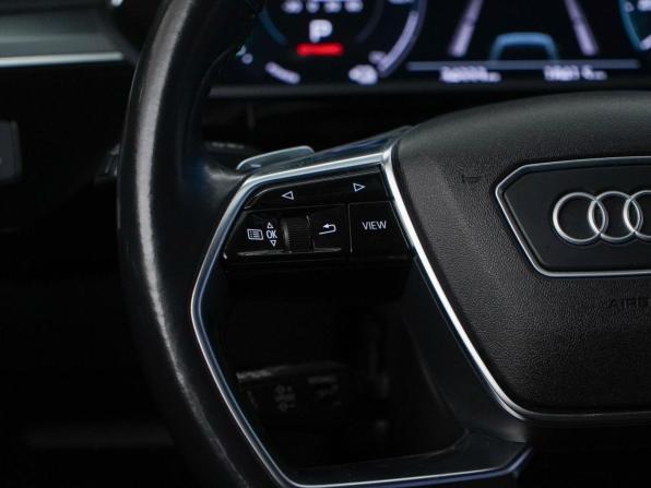 Audi e-tron I с пробегом 2021 года, цена 3 849 077 рублей, 34333 км, внедорожник, Автокод Объявления
