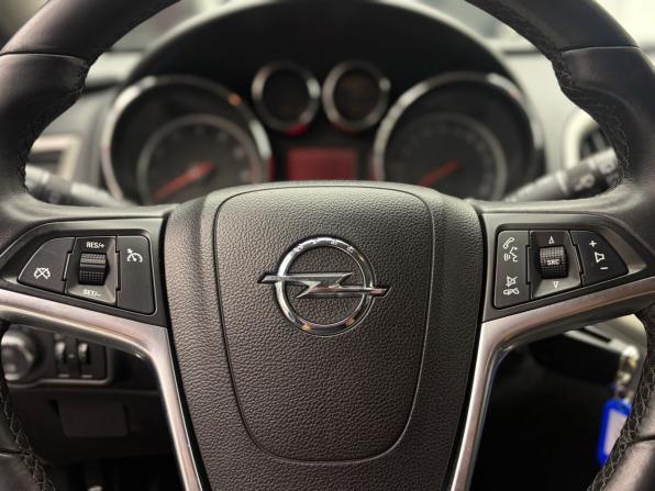Opel Astra J с пробегом 2012 года, цена 760 000 рублей, 202888 км, хэтчбек, Автокод Объявления