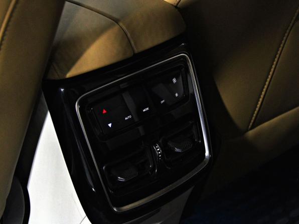 JETOUR X70+ I Рестайлинг с пробегом 2024 года, цена 2 397 000 рублей, 31542 км, внедорожник, Автокод Объявления
