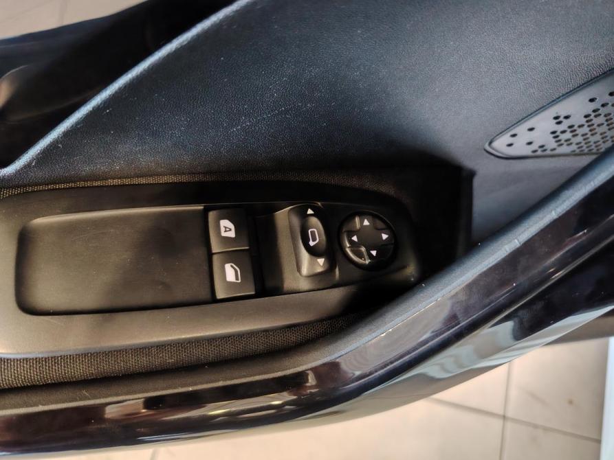 Peugeot 208 I Санкт-Петербург  - изображение 9