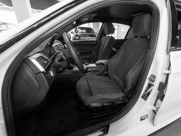BMW 3 серии VI (F3x) Рестайлинг с пробегом 2017 года, цена 2 480 000 рублей, 140171 км, седан, Автокод Объявления