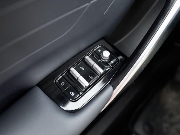 Geely Atlas II с пробегом 2025 года, цена 2 887 000 рублей, 10216 км, внедорожник, Автокод Объявления