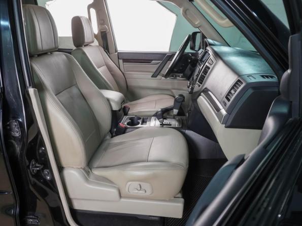 Mitsubishi Pajero IV Рестайлинг 2 с пробегом 2017 года, цена 3 099 000 рублей, 124135 км, внедорожник, Автокод Объявления