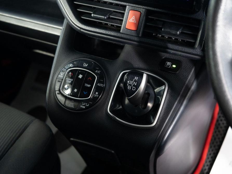 Toyota Noah III (R80) Иркутск  - изображение 14