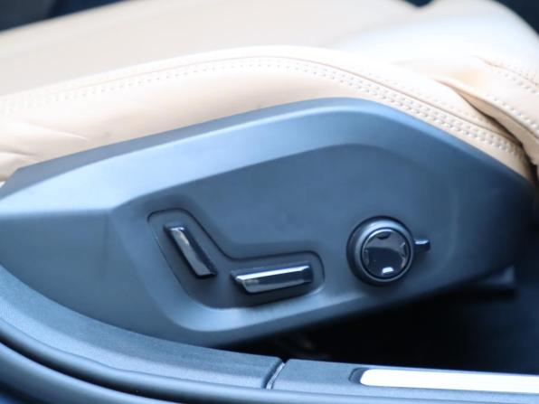Volvo V60 Cross Country II с пробегом 2024 года, цена 6 560 000 рублей, 26500 км, универсал, Автокод Объявления