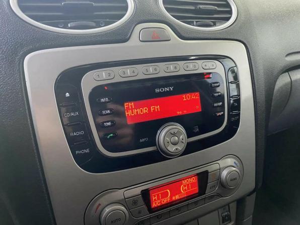 Ford Focus II Рестайлинг с пробегом 2010 года, цена 280 000 рублей, 499988 км, седан, Автокод Объявления