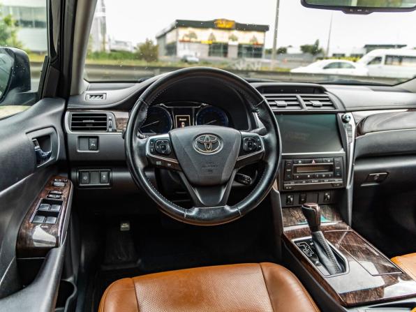 Toyota Camry VII (XV50) Рестайлинг 2 с пробегом 2017 года, цена 2 288 000 рублей, 97323 км, седан, Автокод Объявления