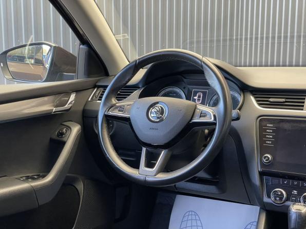 Skoda Octavia III (A7) Рестайлинг с пробегом 2019 года, цена 1 997 000 рублей, 61806 км, лифтбек, Автокод Объявления