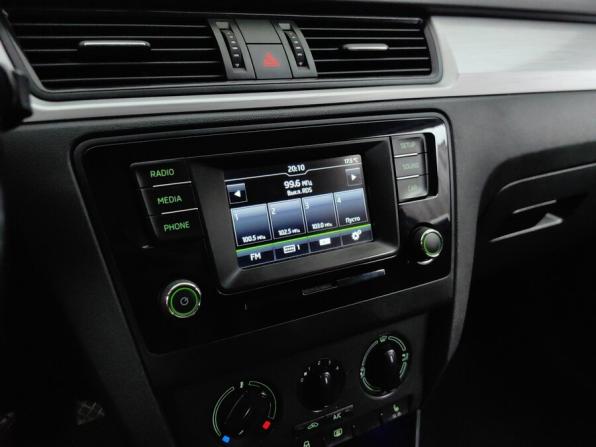 Skoda Rapid I с пробегом 2016 года, цена 799 000 рублей, 240300 км, лифтбек, Автокод Объявления