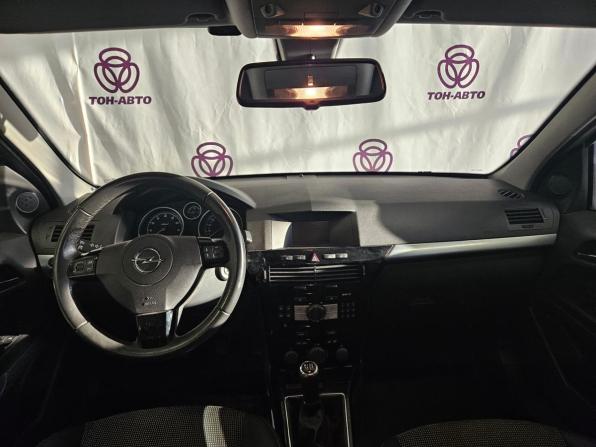 Opel Astra H Рестайлинг с пробегом 2013 года, цена 633 000 рублей, 127891 км, седан, Автокод Объявления
