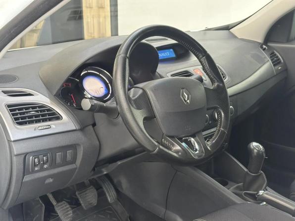 Renault Fluence I Рестайлинг с пробегом 2014 года, цена 690 000 рублей, 205165 км, седан, Автокод Объявления