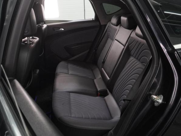 Opel Astra J Рестайлинг с пробегом 2013 года, цена 874 000 рублей, 197484 км, седан, Автокод Объявления