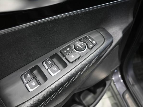 Kia Sorento III Prime Рестайлинг с пробегом 2018 года, цена 2 959 900 рублей, 112500 км, внедорожник, Автокод Объявления