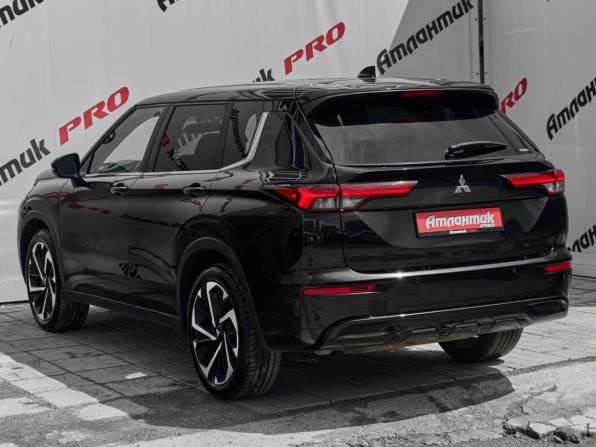 Mitsubishi Outlander IV с пробегом 2021 года, цена 3 450 000 рублей, 92595 км, внедорожник, Автокод Объявления