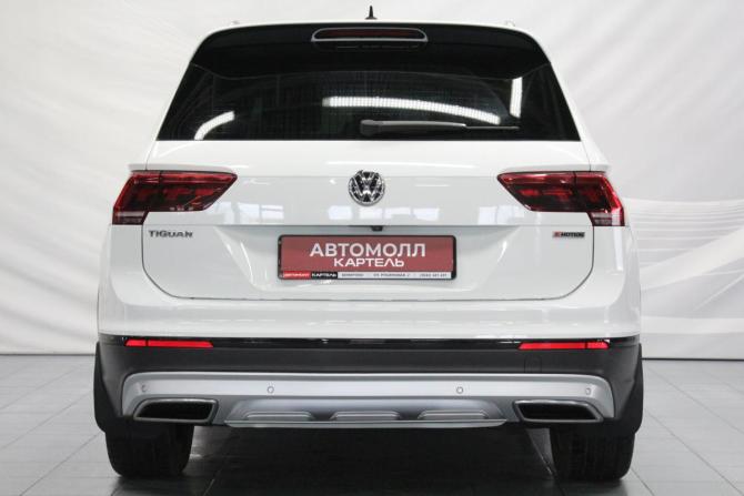 Volkswagen Tiguan II с пробегом 2019 года, цена 2 199 000 рублей, 179915 км, внедорожник, Автокод Объявления