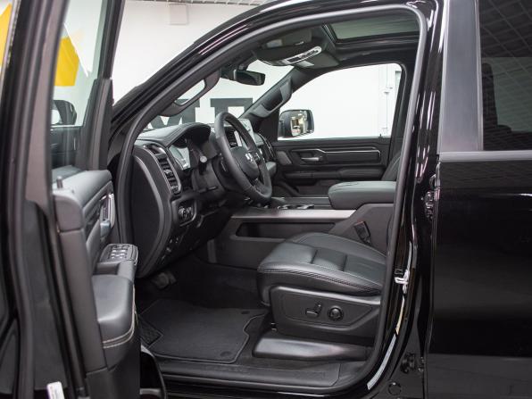 Ram 1500 V Рестайлинг с пробегом 2026 года, цена 10 990 000 рублей, 30 км, offers.body_type.unknown, Автокод Объявления