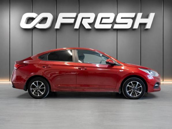 Hyundai Solaris II с пробегом 2017 года, цена 1 120 000 рублей, 155704 км, седан, Автокод Объявления