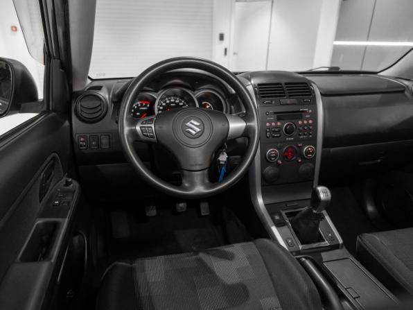 Suzuki Grand Vitara II Рестайлинг с пробегом 2011 года, цена 1 195 000 рублей, 98905 км, внедорожник, Автокод Объявления