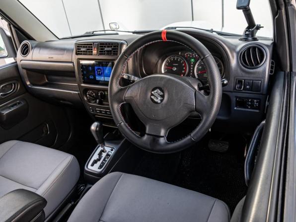 Suzuki Jimny III Рестайлинг 1 с пробегом 2011 года, цена 1 020 000 рублей, 157765 км, внедорожник, Автокод Объявления