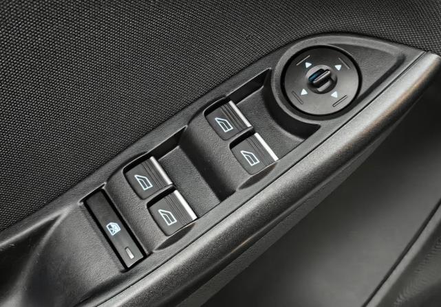 Ford Focus III Рестайлинг с пробегом 2017 года, цена 1 075 000 рублей, 113560 км, хэтчбек, Автокод Объявления