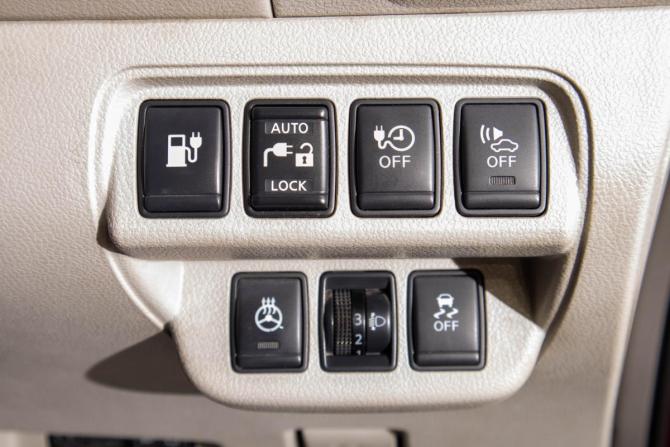 Nissan Leaf I (ZE0/AZE0) с пробегом 2013 года, цена 949 000 рублей, 230000 км, хэтчбек, Автокод Объявления