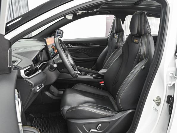 Geely Coolray I Рестайлинг 2 с пробегом 2025 года, цена 2 299 000 рублей, 5804 км, внедорожник, Автокод Объявления