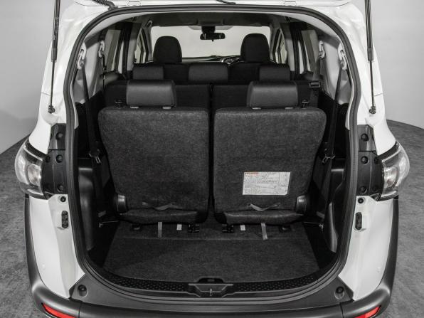 Toyota Sienta II Рестайлинг с пробегом 2020 года, цена 1 400 500 рублей, 74751 км, компактвэн, Автокод Объявления