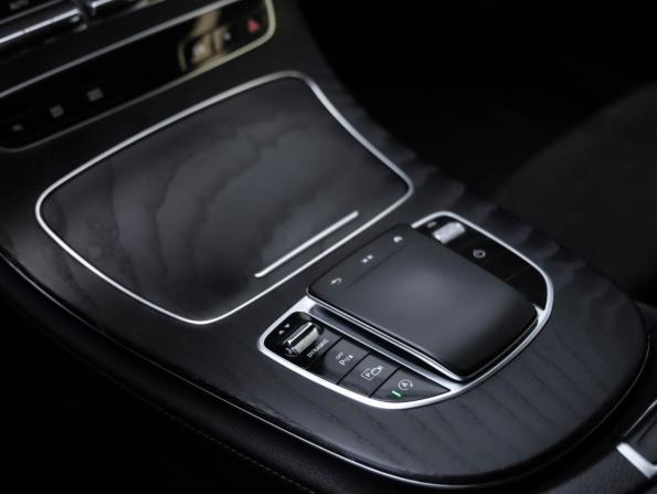Mercedes-Benz E-Класс V (W213 S213 C238) Рестайлинг с пробегом 2021 года, цена 3 399 000 рублей, 142794 км, седан, Автокод Объявления