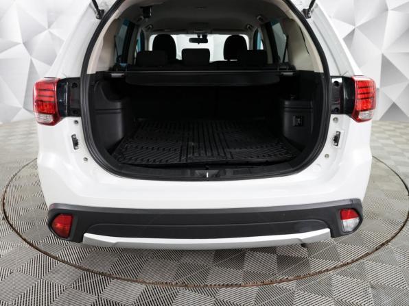 Mitsubishi Outlander III Рестайлинг 2 с пробегом 2017 года, цена 1 740 000 рублей, 193420 км, внедорожник, Автокод Объявления