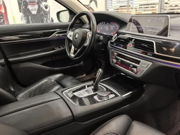 BMW 7 серии VI (G11/G12) с пробегом 2019 года, цена 6 292 800 рублей, 129563 км, седан, Автокод Объявления