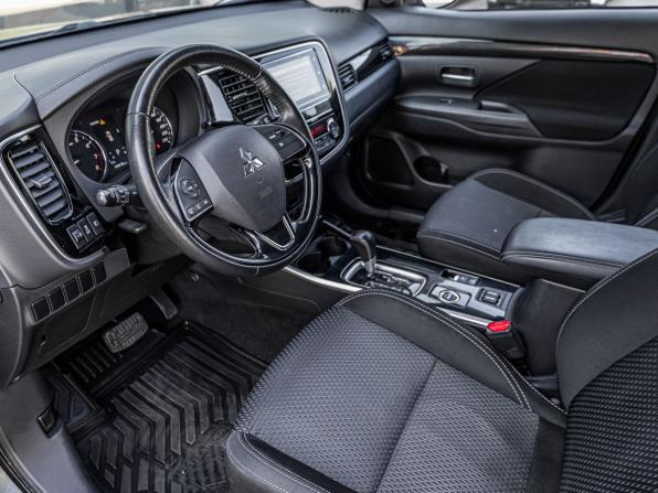 Mitsubishi Outlander III Рестайлинг 3 с пробегом 2019 года, цена 1 866 800 рублей, 169481 км, внедорожник, Автокод Объявления