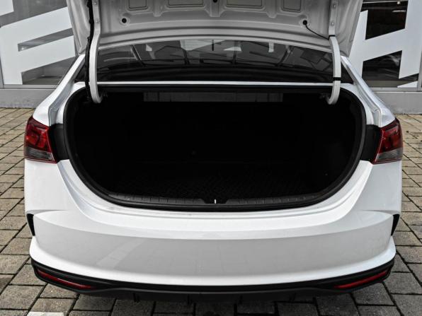 Hyundai Solaris II Рестайлинг с пробегом 2021 года, цена 1 398 000 рублей, 102405 км, седан, Автокод Объявления