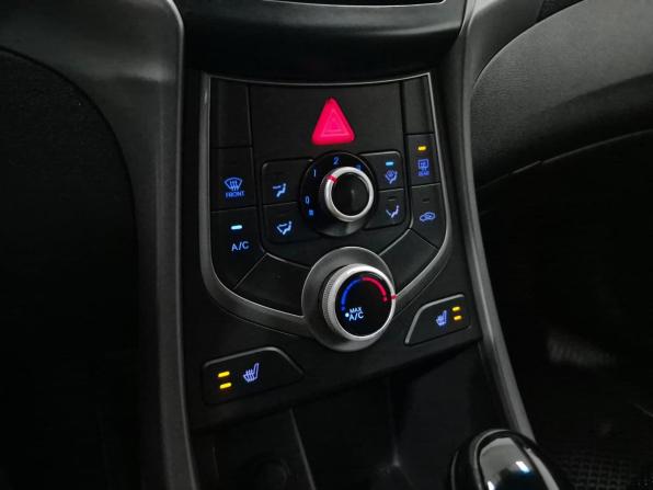 Hyundai Elantra V (MD) Рестайлинг с пробегом 2015 года, цена 1 190 000 рублей, 142320 км, седан, Автокод Объявления
