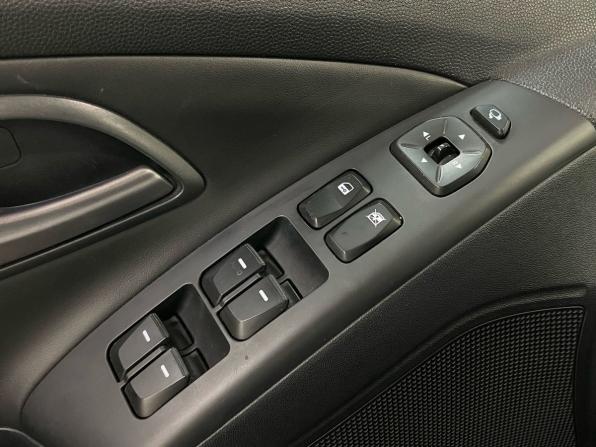 Hyundai ix35 I Рестайлинг с пробегом 2014 года, цена 1 290 000 рублей, 233060 км, внедорожник, Автокод Объявления